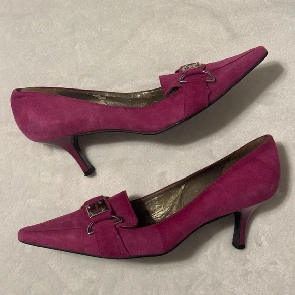 BCBG Vintage Y2K Hot Pink Suede Pointed Toe Kitten Heels, US 6.5 - Picture 4 of 6